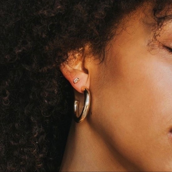 GOLD HOOPS - Picture 8 of 8